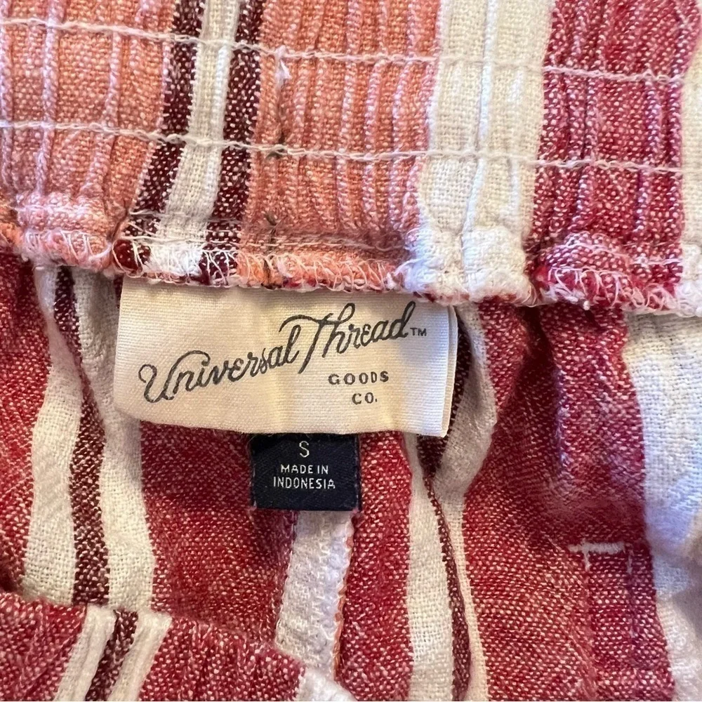 Universal Thread Women's Size Small Shorts White Red Peach Stripes Pockets Linen
